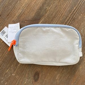 NWT Lululemon Mini Belt Bag - Vapor
